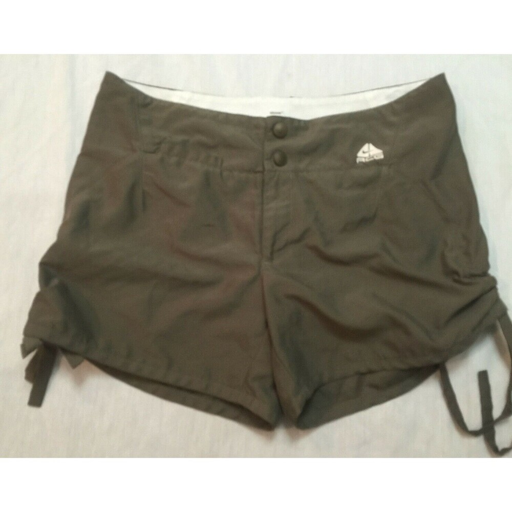 NIKE ACG WOMENS ATHLETIC SHORTS SIZE 4